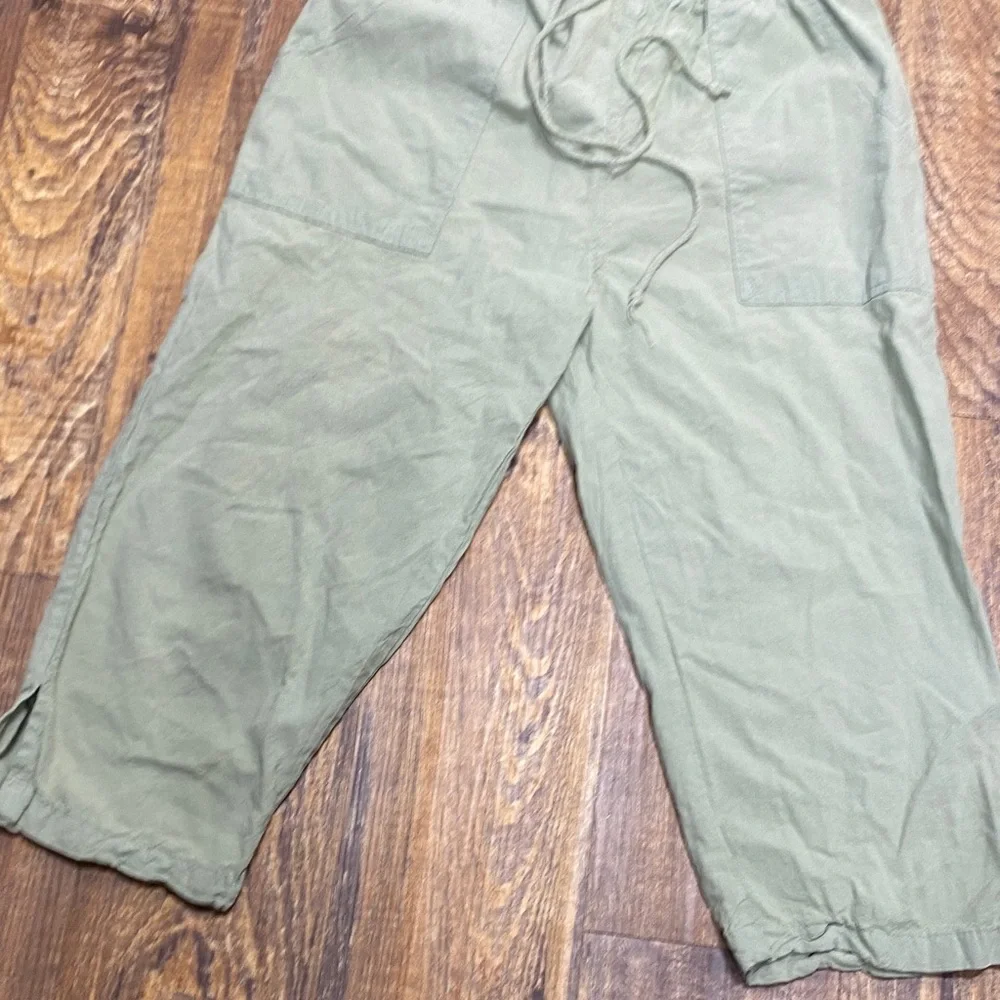 Salem size small Women's 100% cotton sage Green‎ Capris pull on elastic waist - Picture 7 of 11